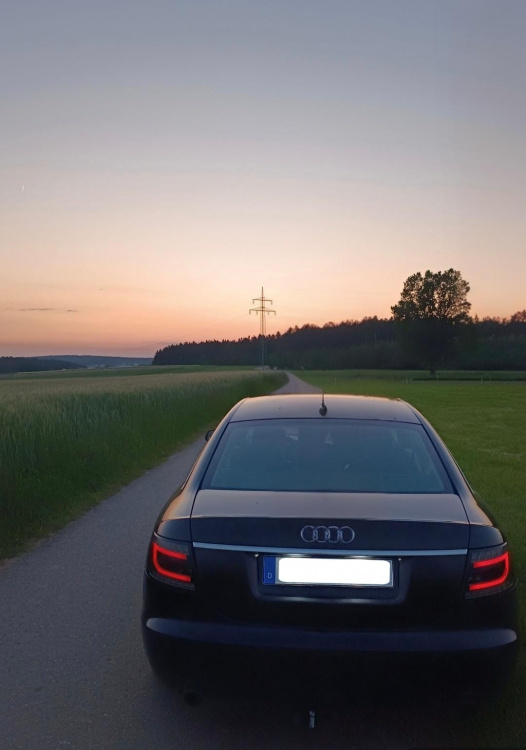 LED Lightbar Design Rückleuchten für Audi A6 4F (C6) 04-08 Limousine rauch (6Pin)
